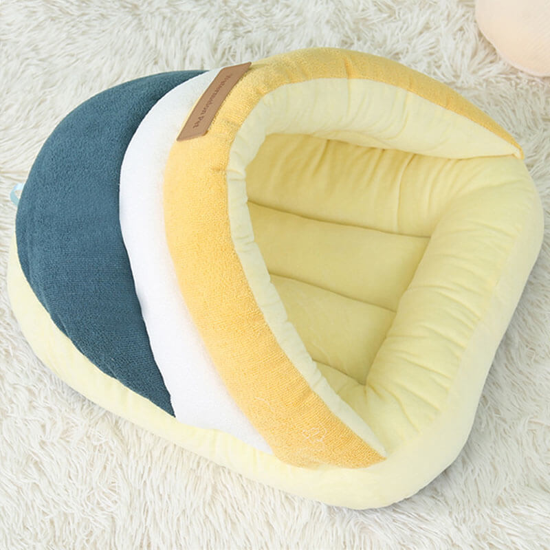 スリッパ型ペットベッド 冬用 猫 小型犬兼用 ふわもこ 防寒 三層構造 タオル生地 高反発PP綿 へたりにくい 肌触り抜群 包み込まれるような柔らかさ 滑り止め 手洗いOK 可愛い スリッパハウス 安心感 耐久性 耐摩耗 キズ防止-Giipet