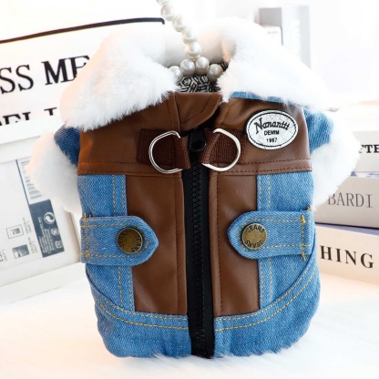 ペット用中綿デニムジャケット 犬猫兼用 グラフェン蓄熱中綿 デニムジャケット 秋冬新作 冬用 防寒 保温コート ライダース風 北欧デザイン 超軽量 静電気防止 リードフック付き 背中ファスナー 着脱簡単 寒さ対策 抗菌 丈夫 ウォッシュドデニム PUレザー製