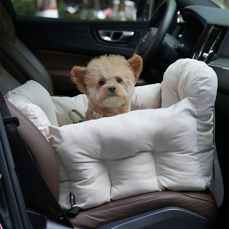 ペット用車載シート ドライブボックス 犬 猫兼用 車用ペットベッド 飛び出し防止 固定ベルト付き ずれない 立体サポート 型崩れしにくい 高め囲い 安心感抜群 ふわふわ PP綿素材 洗える お出かけ 四季通用 小中型犬