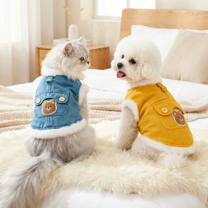 犬服 リード一体型デニムベスト 防寒着 マイナス5℃対応 360°保温 ふわふわファー裏地 高密度フリース スナップボタン 着脱簡単 動きやすい 暖かくてムレない 耐久性 立体ベアポケット おしゃれ ドッグウェア 小型犬 中型犬 お散歩 マストアイテム 寒さ対策-Giipet