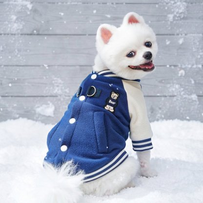 ペット用スタジャン あったか蓄熱フリース 極暖厚手 高密度 防寒保温ドッグウェア -5℃対応 ハイネック 着脱簡単 動きやすい カレッジ風 立体ポケット付き 毛玉防止 洗濯OK 小中型犬 シニア犬 全年齢対応 秋冬用 お散歩お出かけ 寒さ対策-Giipet