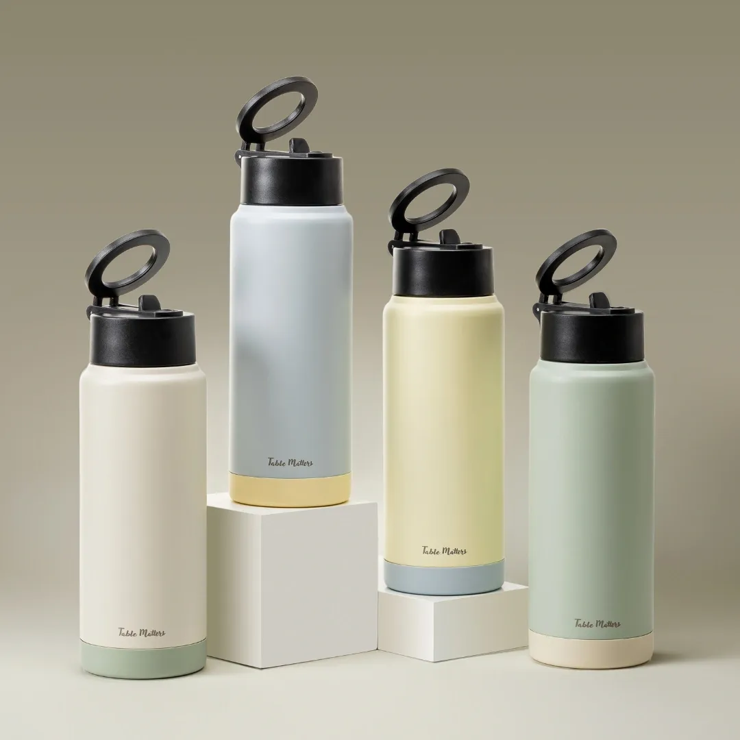 MAGSTIC - 24oz/700ml iPhone Magsafe Compatible Thermal Water Bottle with Sipping Straw Collection