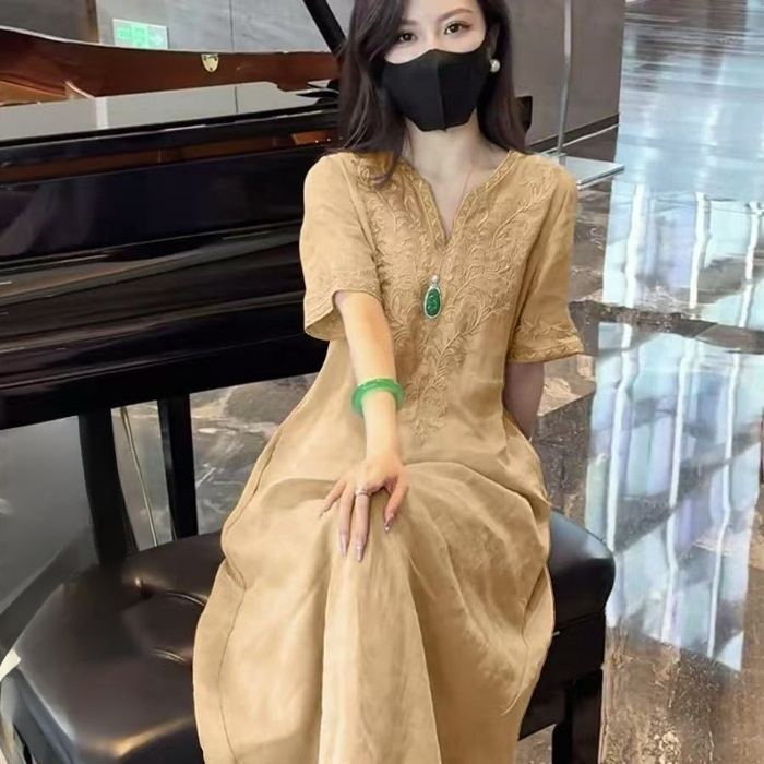 ชุดเดรสผ้าลินินเย็บปักลายระดับไฮเอนด์