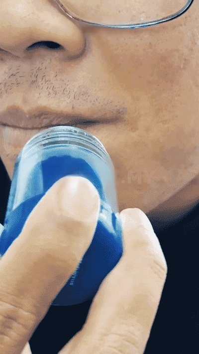 HFH-【炫酷机甲】新款磁吸酷炫电动剃须刀_12-1.gif