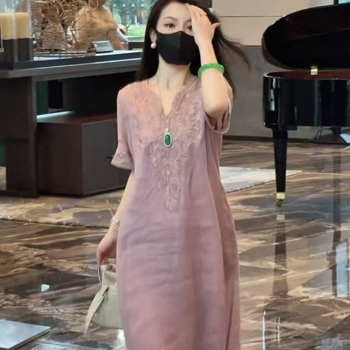 ชุดเดรสผ้าลินินเย็บปักลายระดับไฮเอนด์