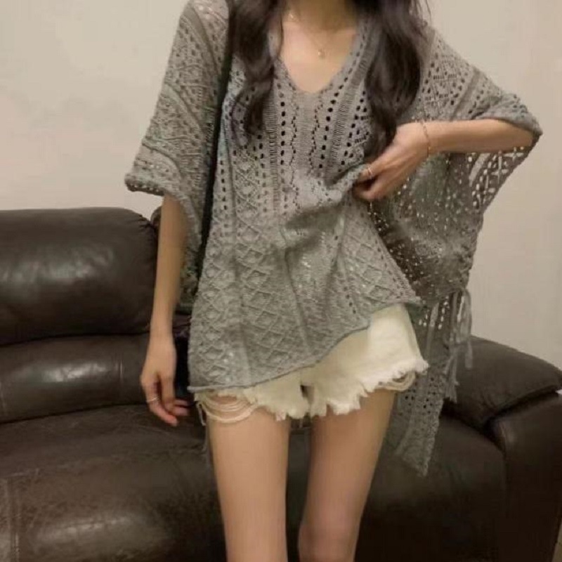 เสื้อคลุมถักคอวีผูกเชือกแบบโปร่ง
