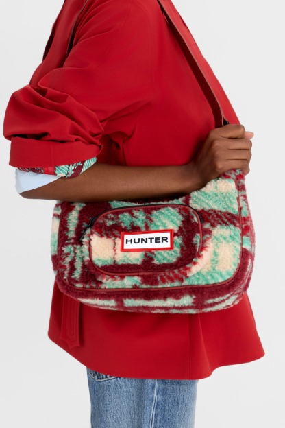 WANDERER FLEECE HOBO SHOULDER BAG