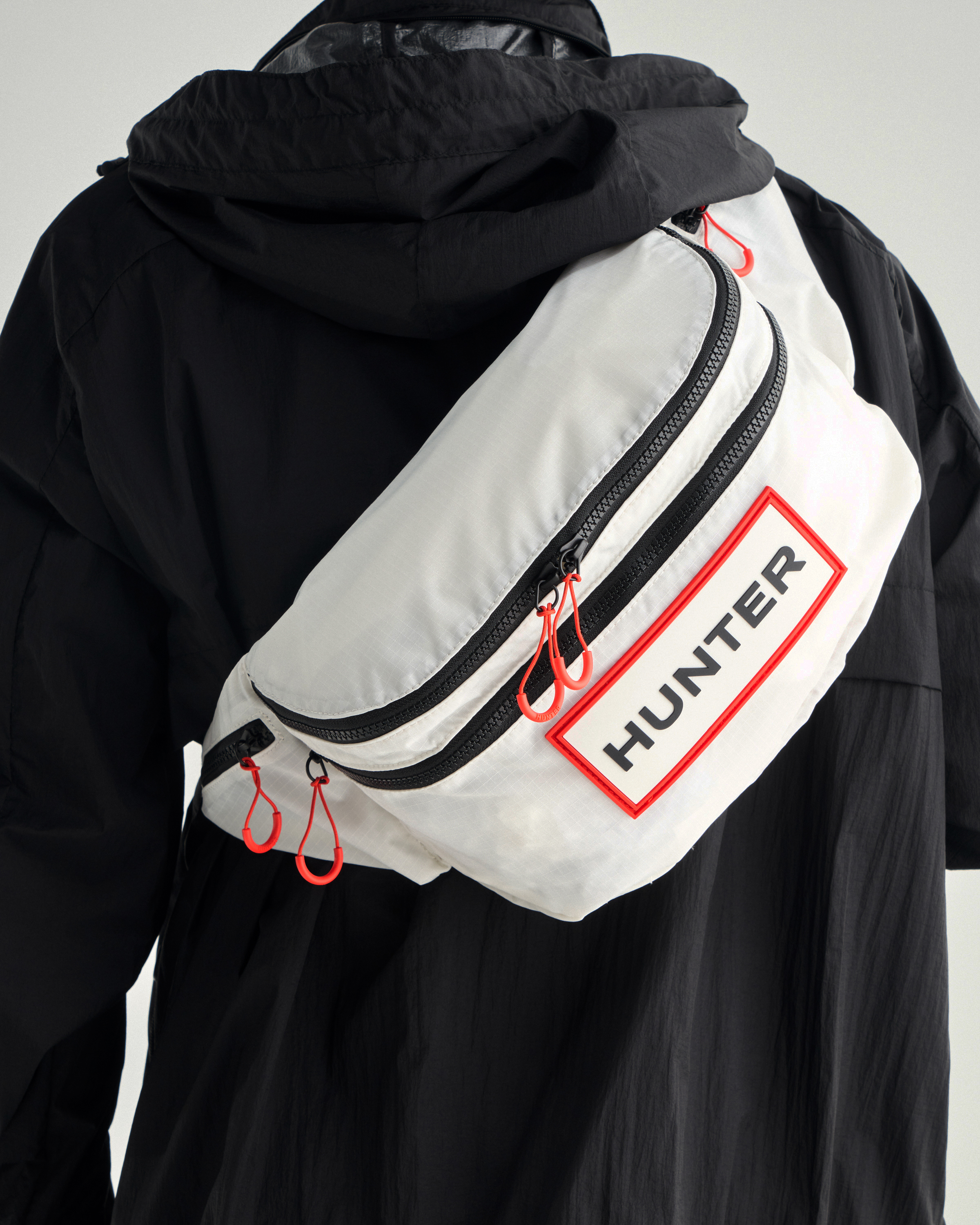 バックパック・リュック HUNTER [UNISEX] Travel Ripstop Backpack Black/Logo Red UBB15 TRAVEL RIPSTOP BACKPACK-Hunter Boots Singapore – Hunter