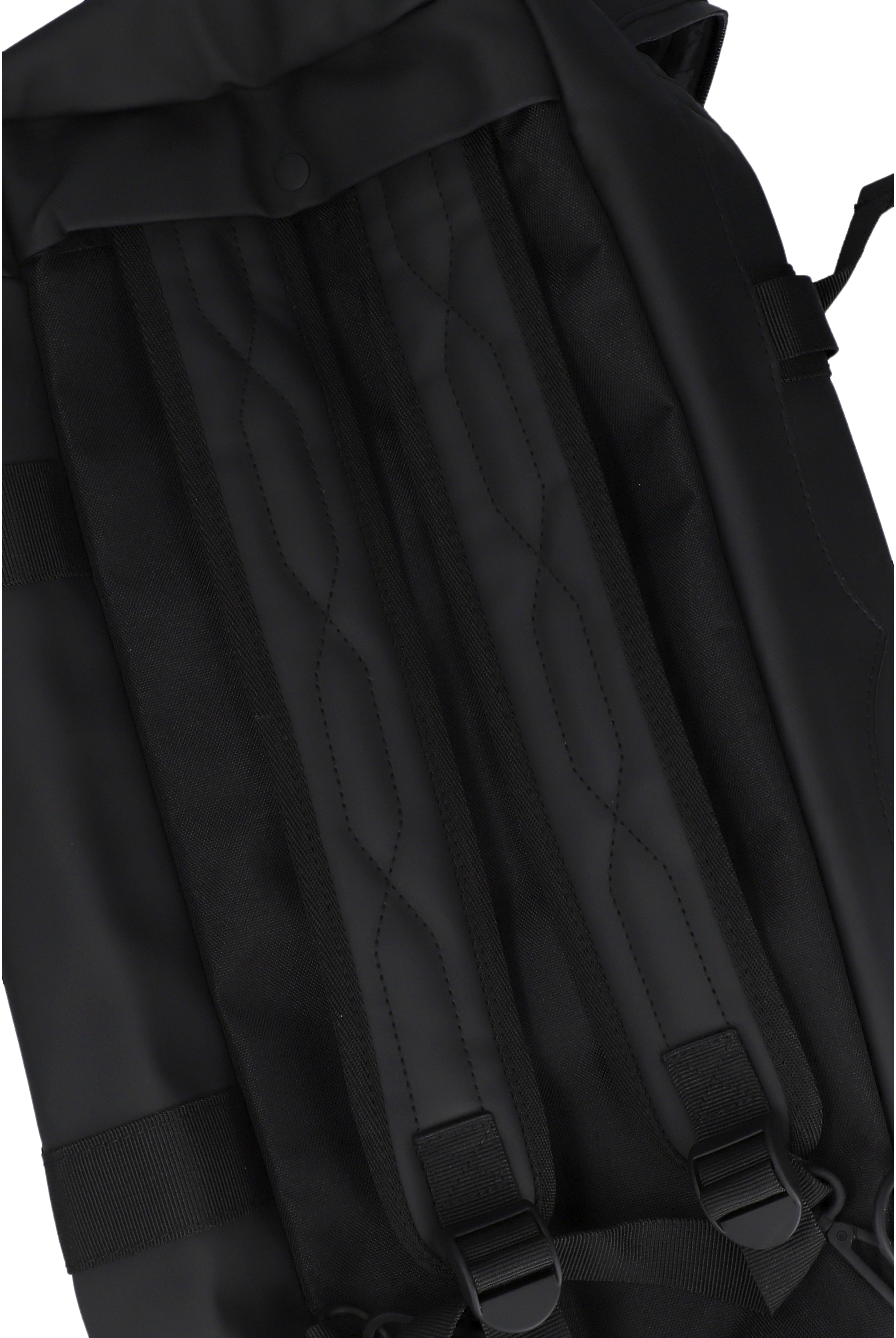 DOWNPOUR CABIN BARREL BAG