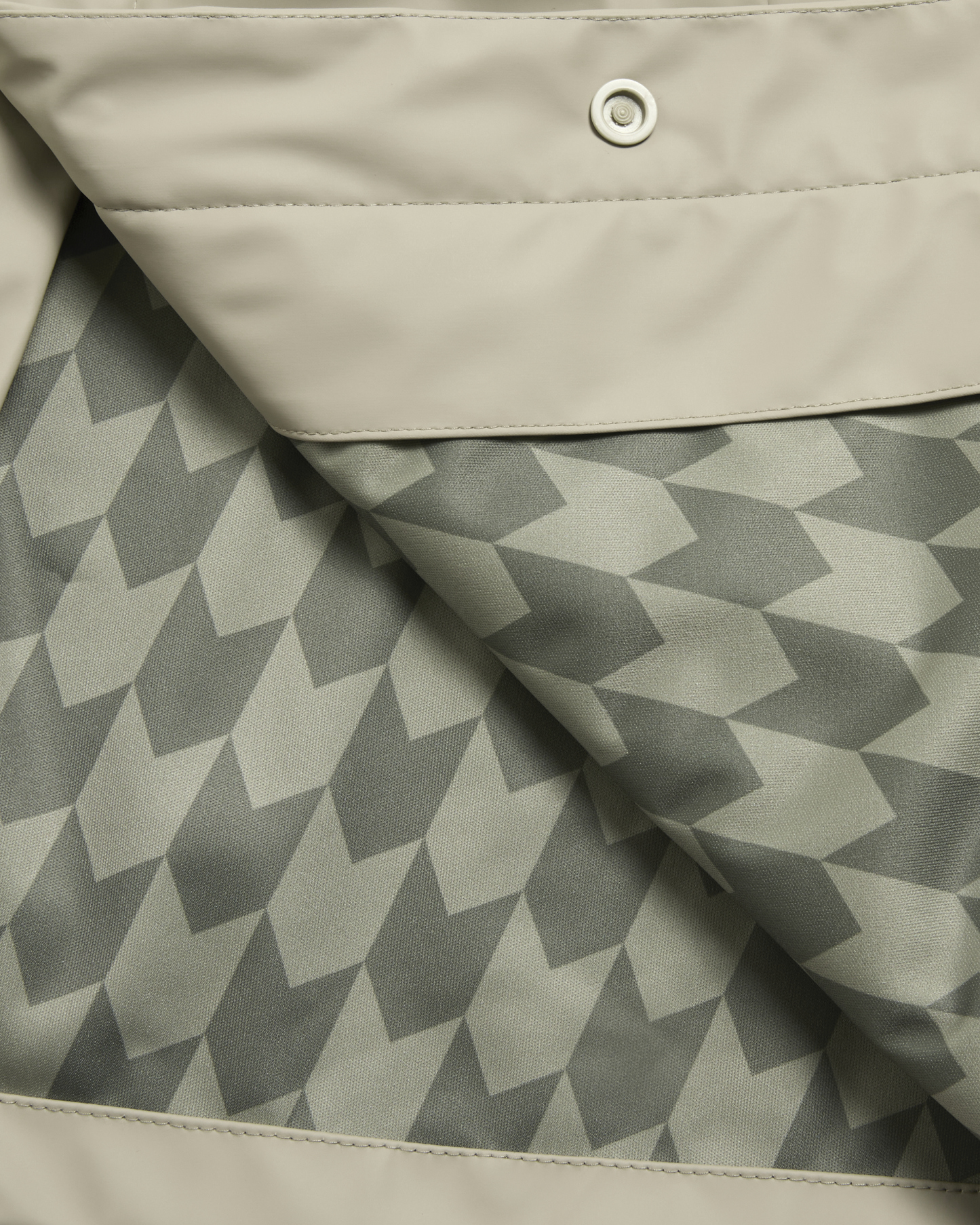 MAISON kITSUNE X HUNTER RAIN CLOAK