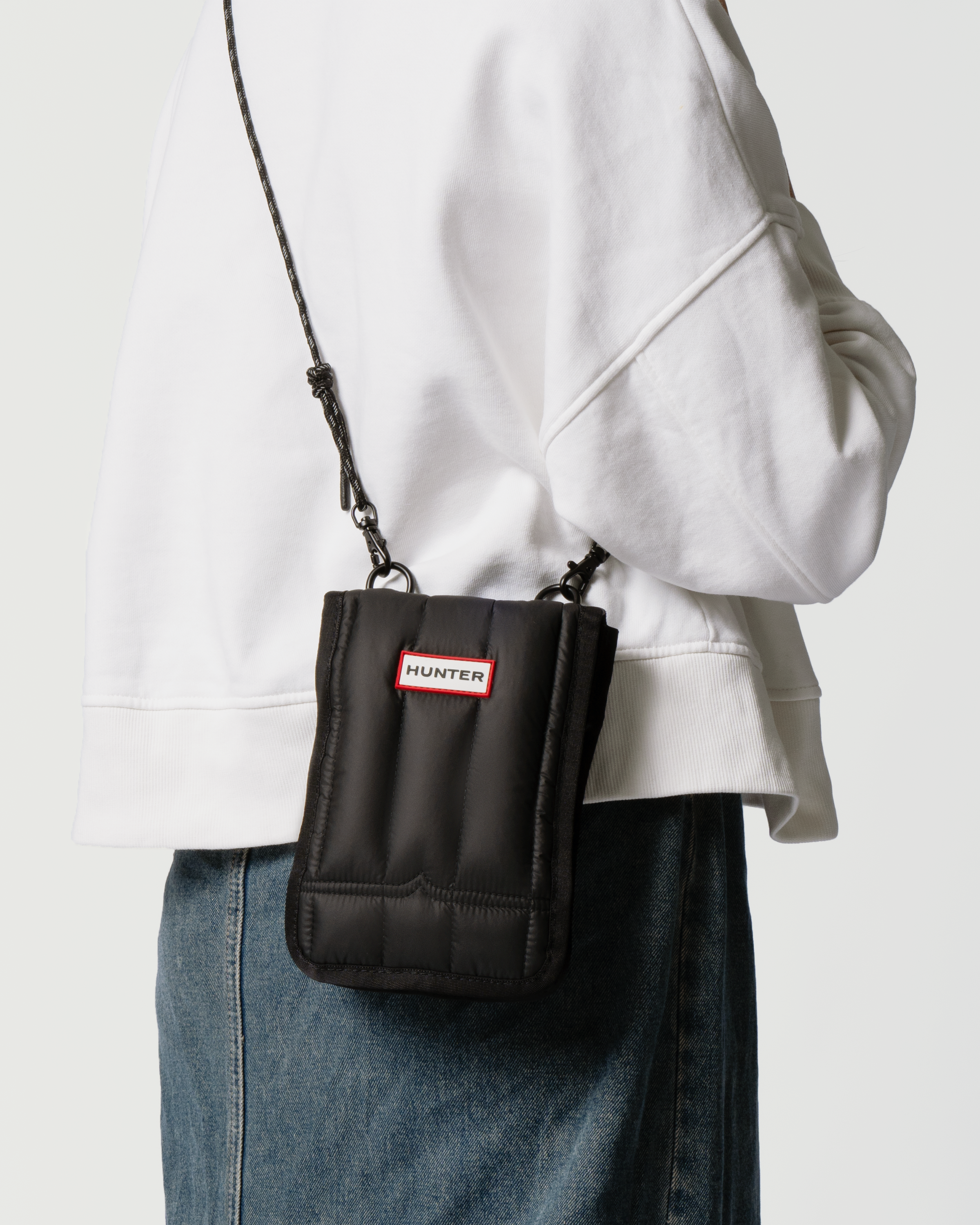 INTREPID PUFFER ESSENTIAL PHONE POUCH