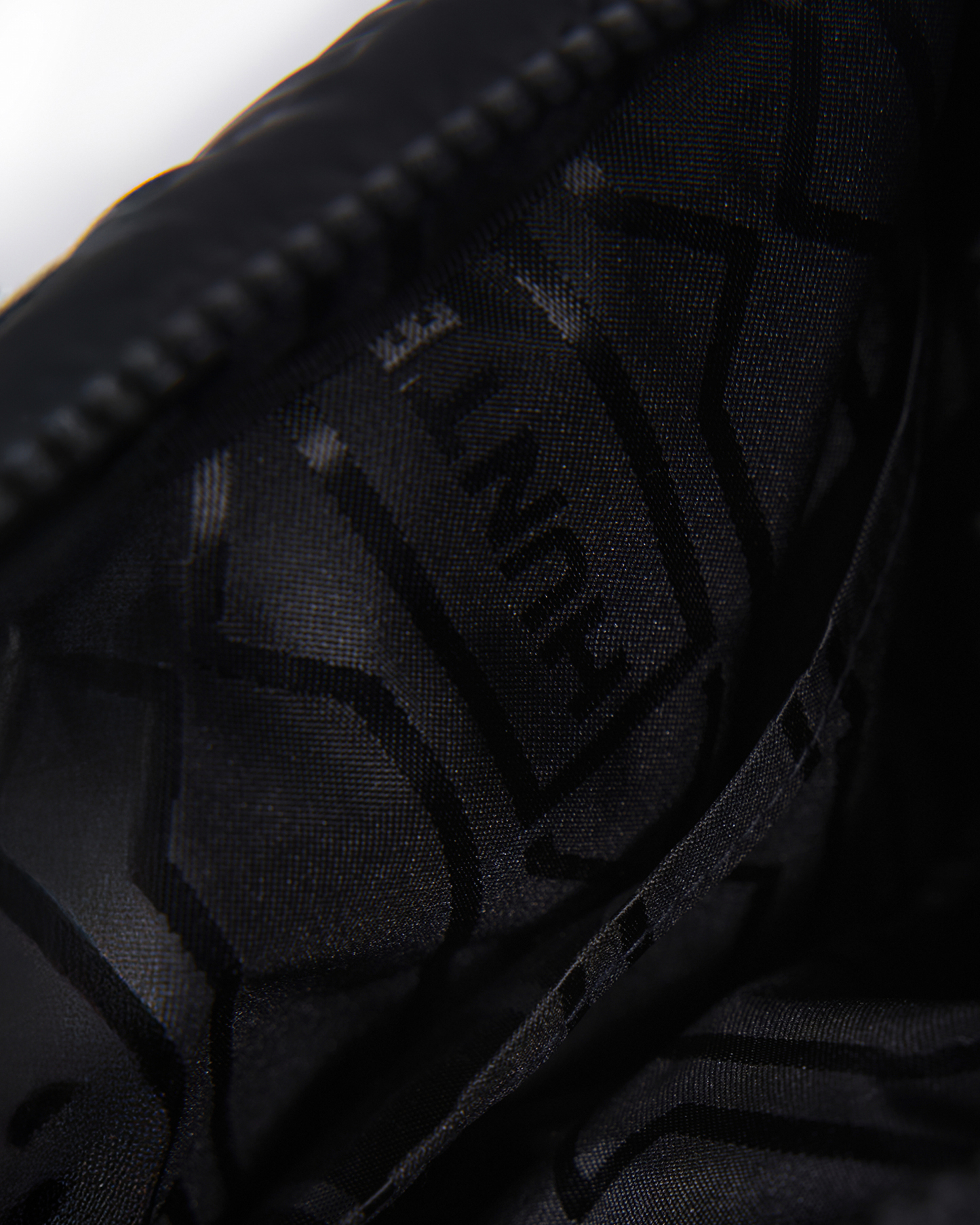 INTREPID EXTRA PUFFED CROSSBODY