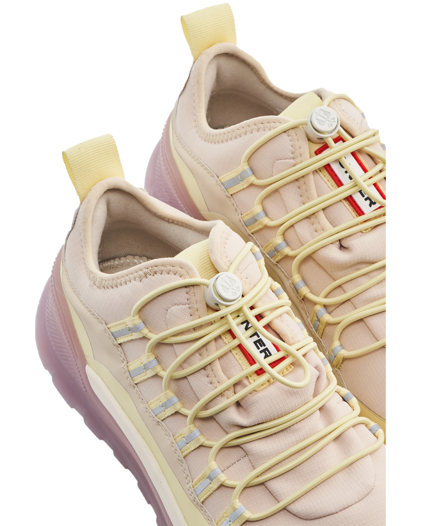 WOMENS TRAVEL MID TRAINER