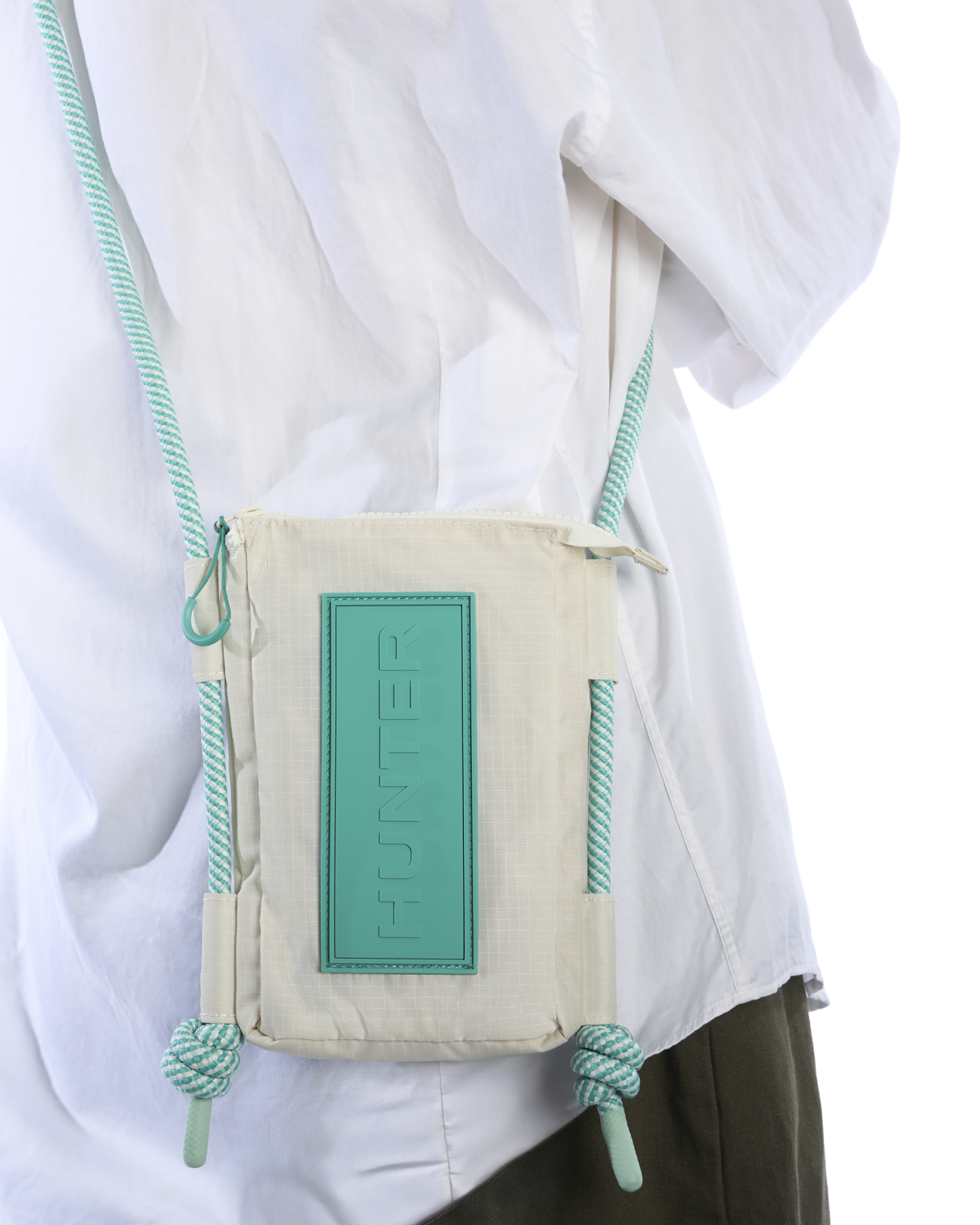 TRAVEL RIPSTOP PHONE POUCH