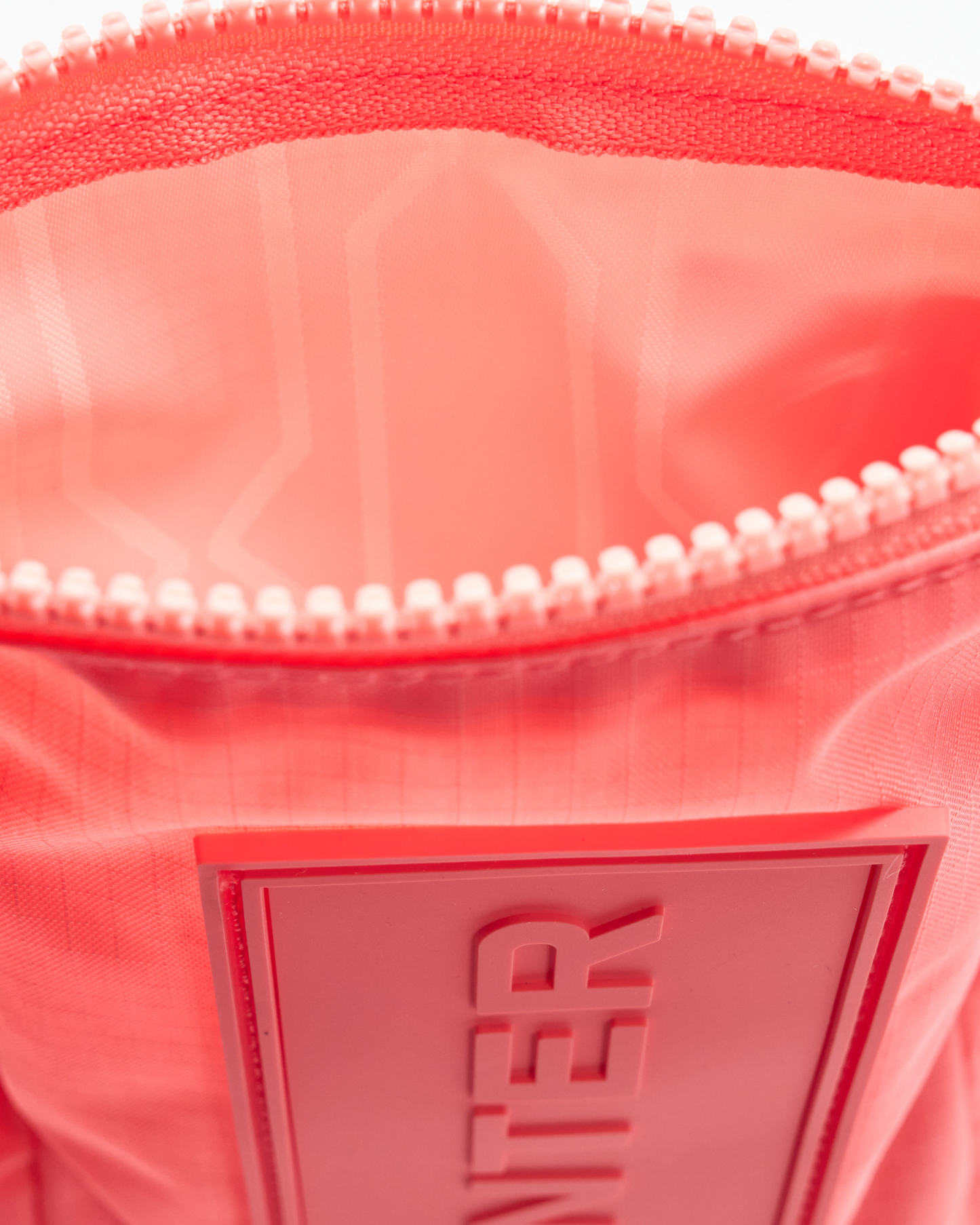 TRAVEL RIPSTOP PHONE POUCH