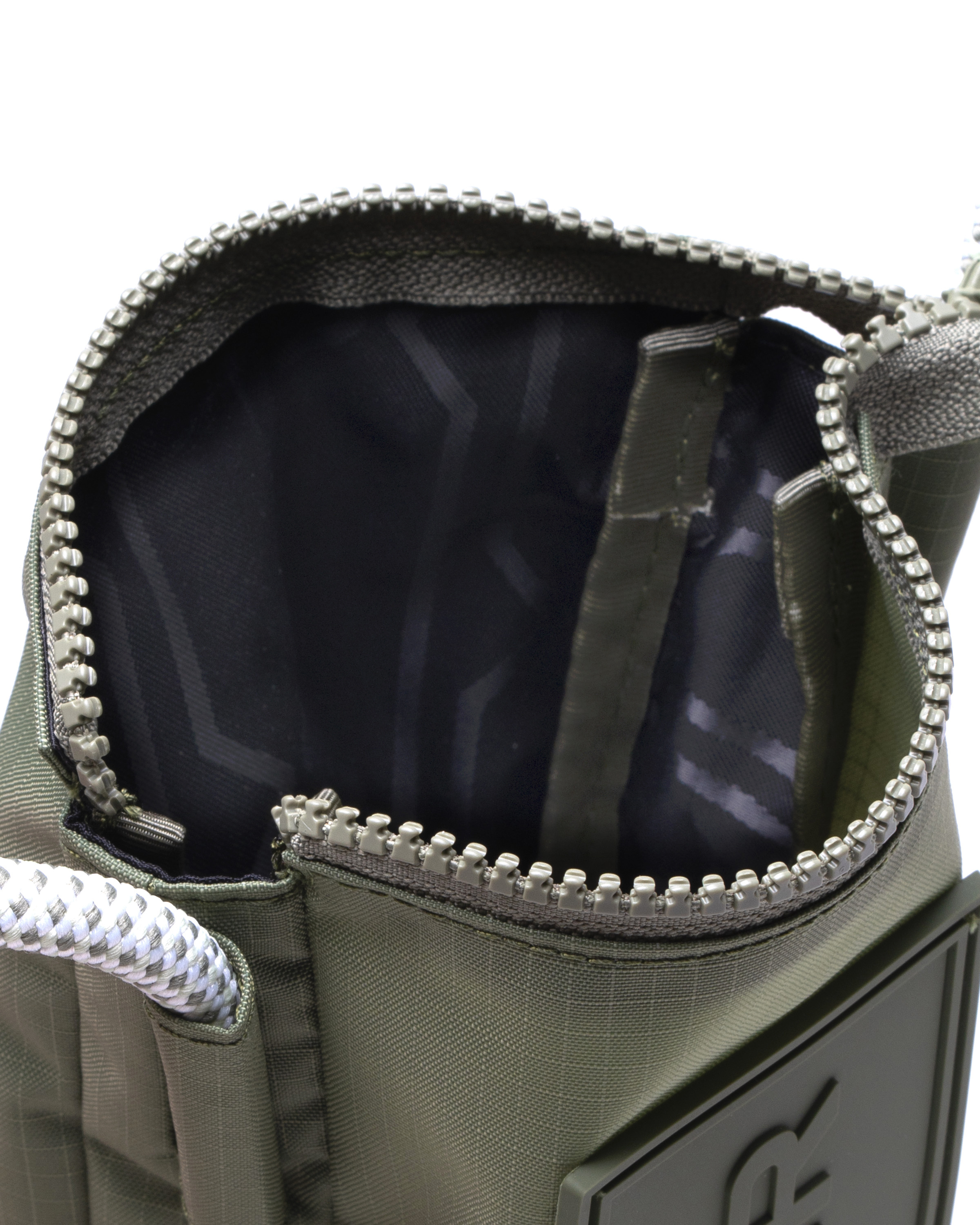 TRAVEL RIPSTOP PHONE POUCH