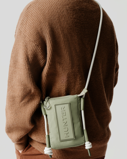 TRAVEL RIPSTOP PHONE POUCH