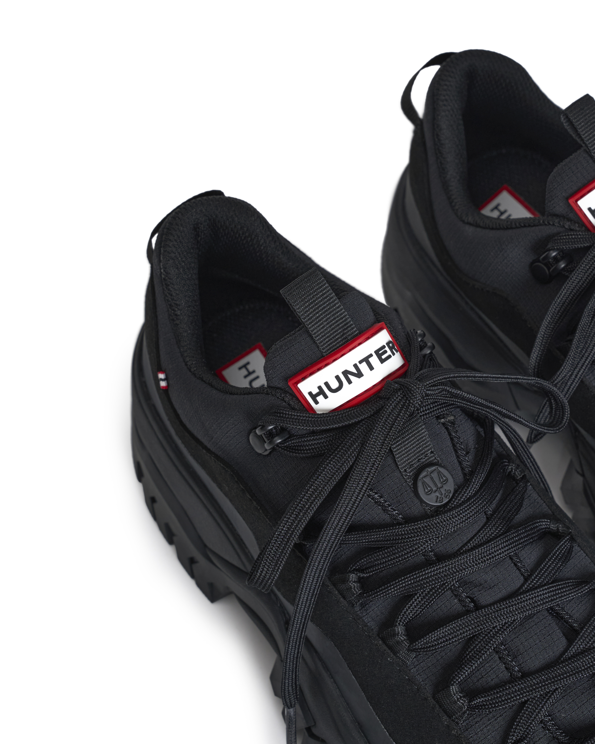 UNISEX WANDERER WATERPROOF TRAINER