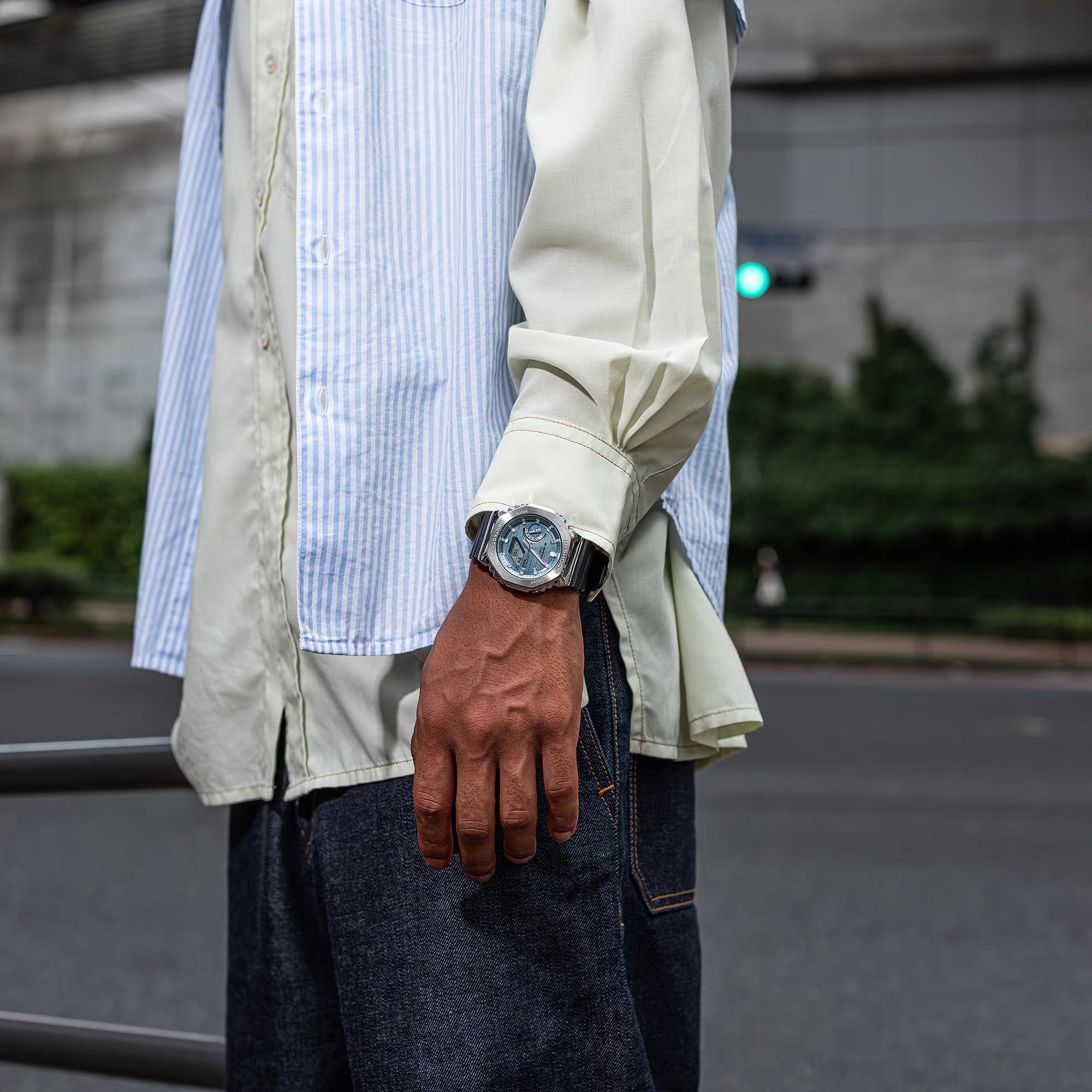 Casio G-Shock GBM-2100-1A2 CasiOak Bluetooth & Solar Metal Case Analog Digital Men's Watch (Black & Blue) GBM2100-1A2