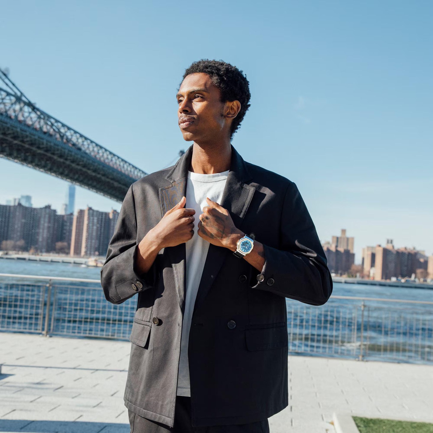 Casio G-Shock GBM-2100-1A2 CasiOak Bluetooth & Solar Metal Case Analog Digital Men's Watch (Black & Blue) GBM2100-1A2