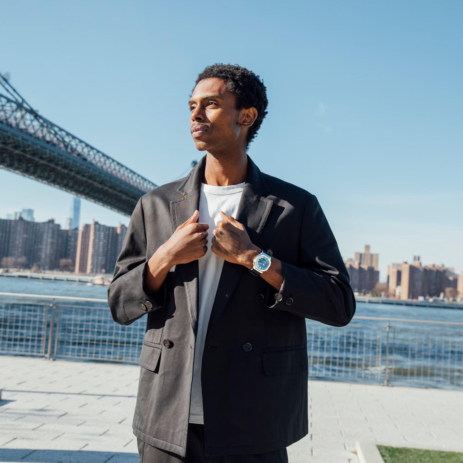 Casio G-Shock GBM-2100-1A2 CasiOak Bluetooth & Solar Metal Case Analog Digital Men's Watch (Black & Blue) GBM2100-1A2