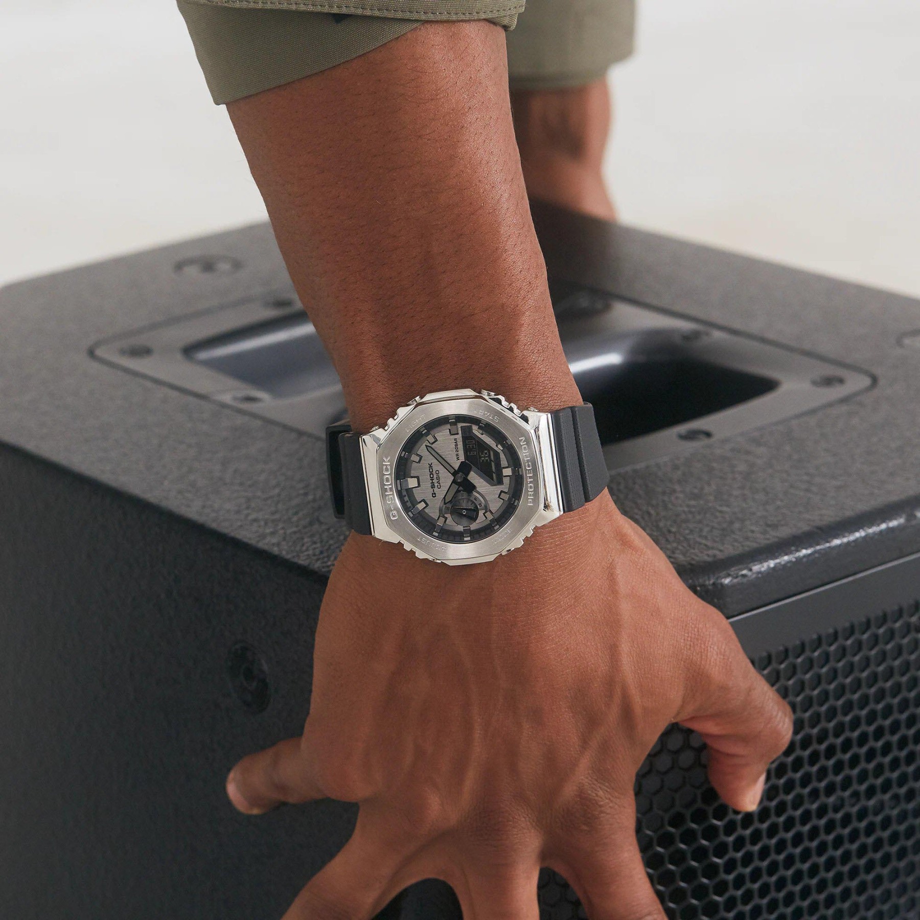 Casio G-Shock GM-2100-1A CasiOak Metal Case Analog Digital Watch Silver Black ozdigitalwatch.com.au