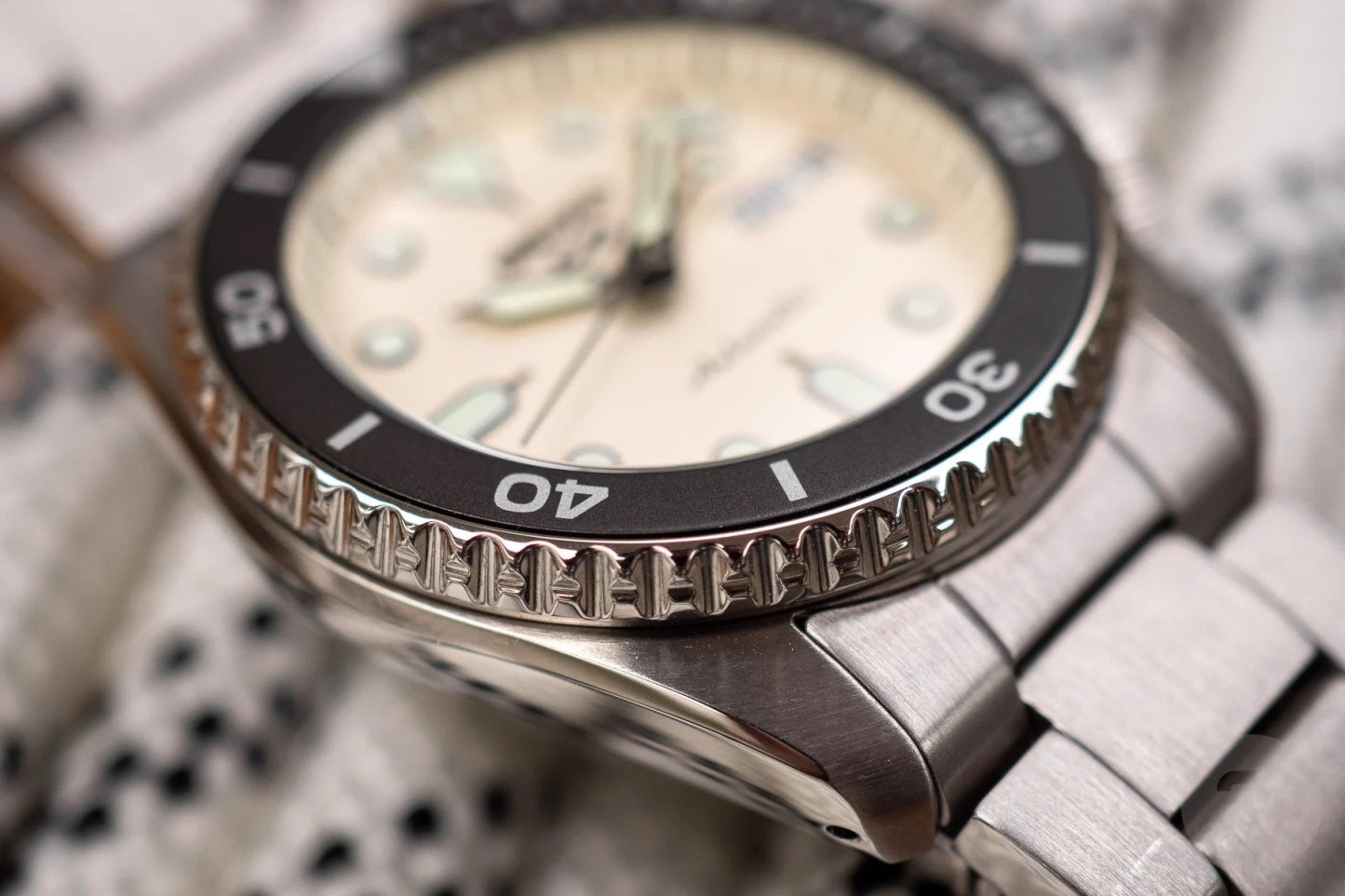 Seiko 5 Sports SKX 38mm Automatic SRPK31K 100M Men Watch Champagne ozdigitalwatch.com.au