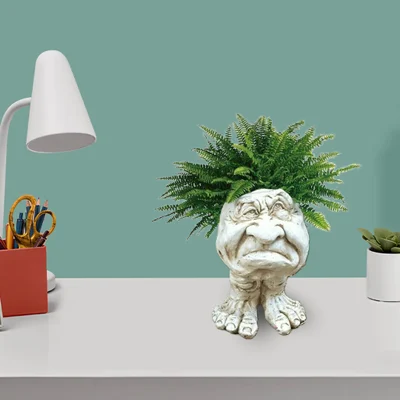 (Gardening Upgrades)MUGGLY'S THE FACE STATUE PLANTER