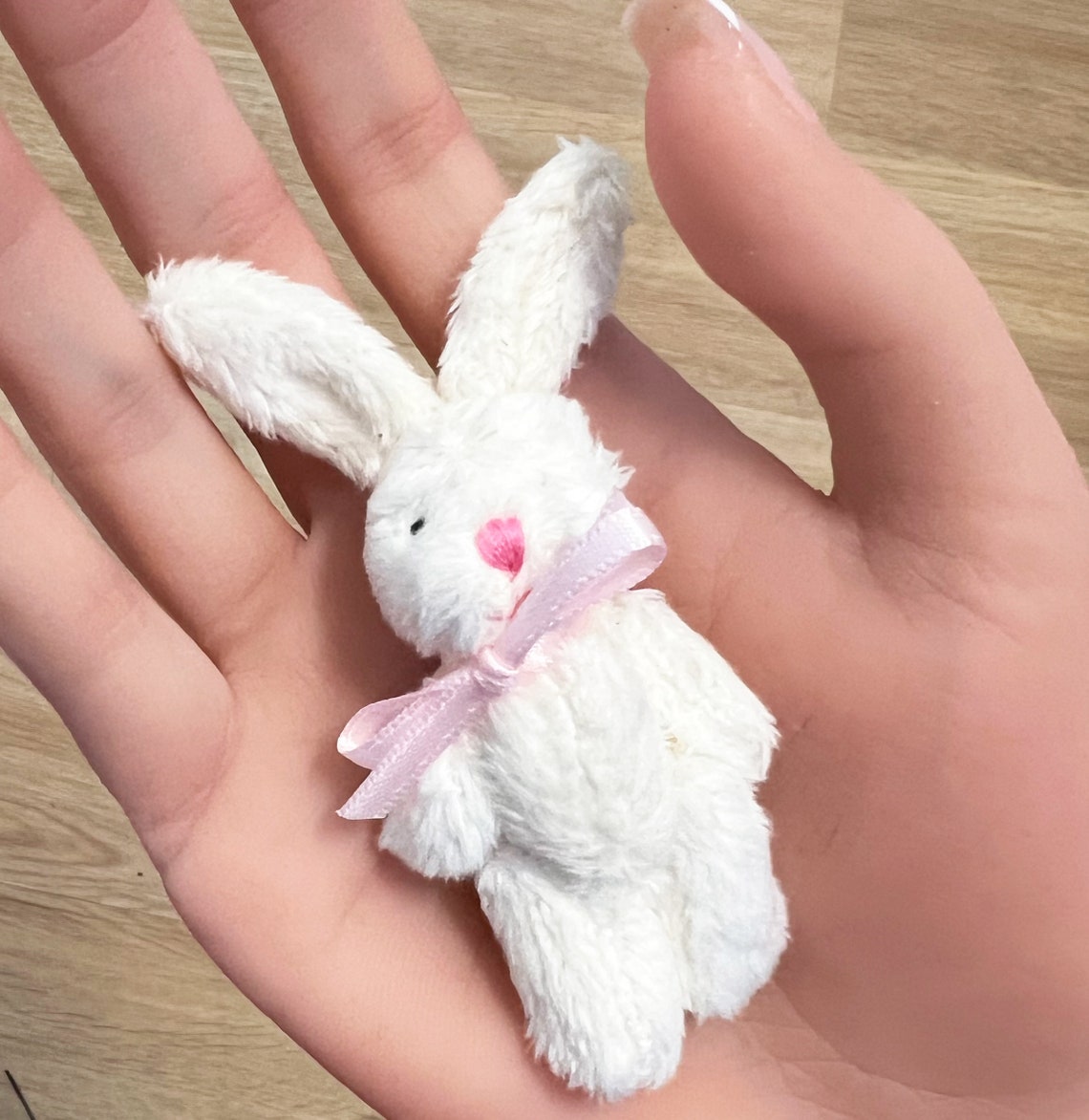 男孩和女孩的复活节篮子填充物，可爱的兔子口袋拥抱图片 4