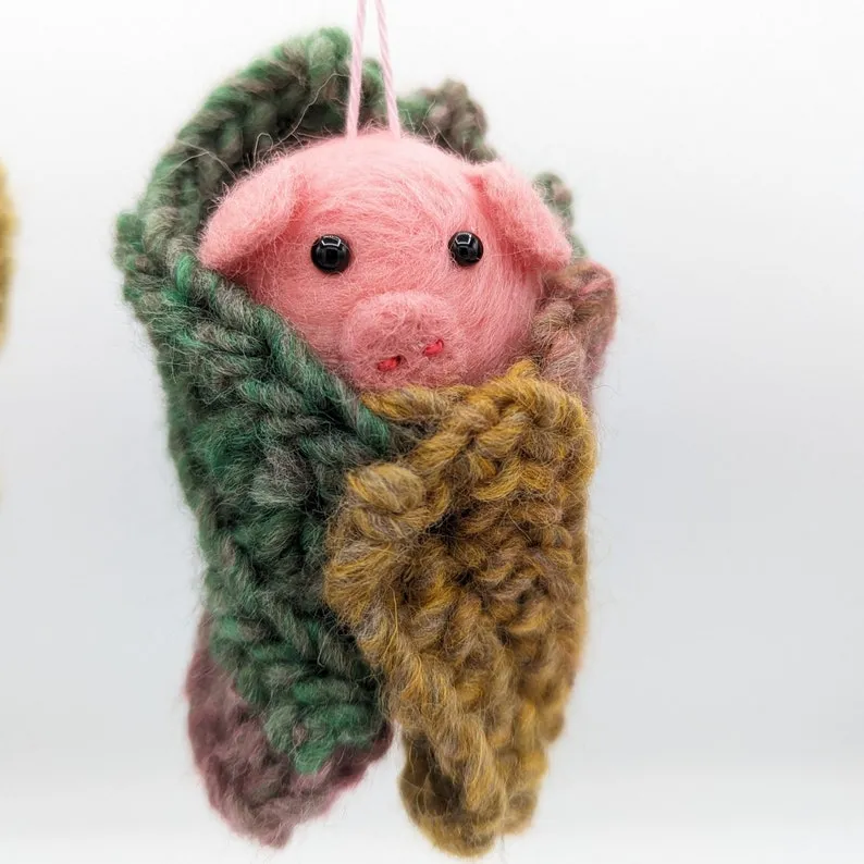 🎁Handmade Pig In Blanket Decoration