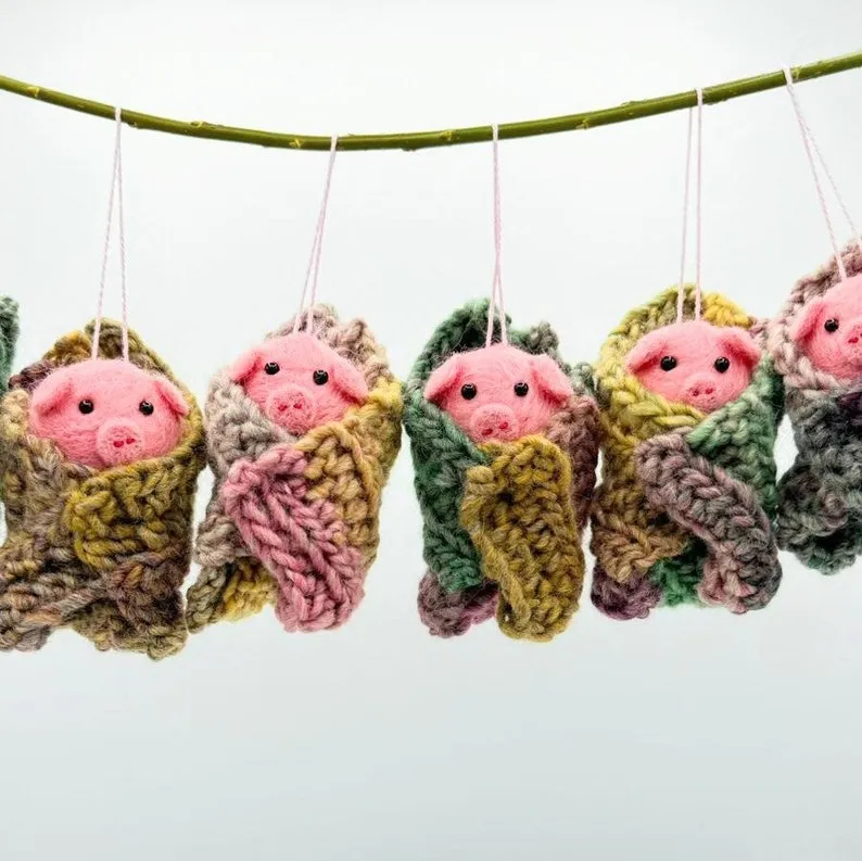 🎁Handmade Pig In Blanket Decoration