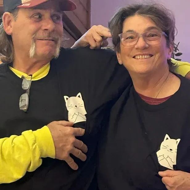 🔥50% Off🔥😾Pocket Middle Finger Cat T-Shirt🖕