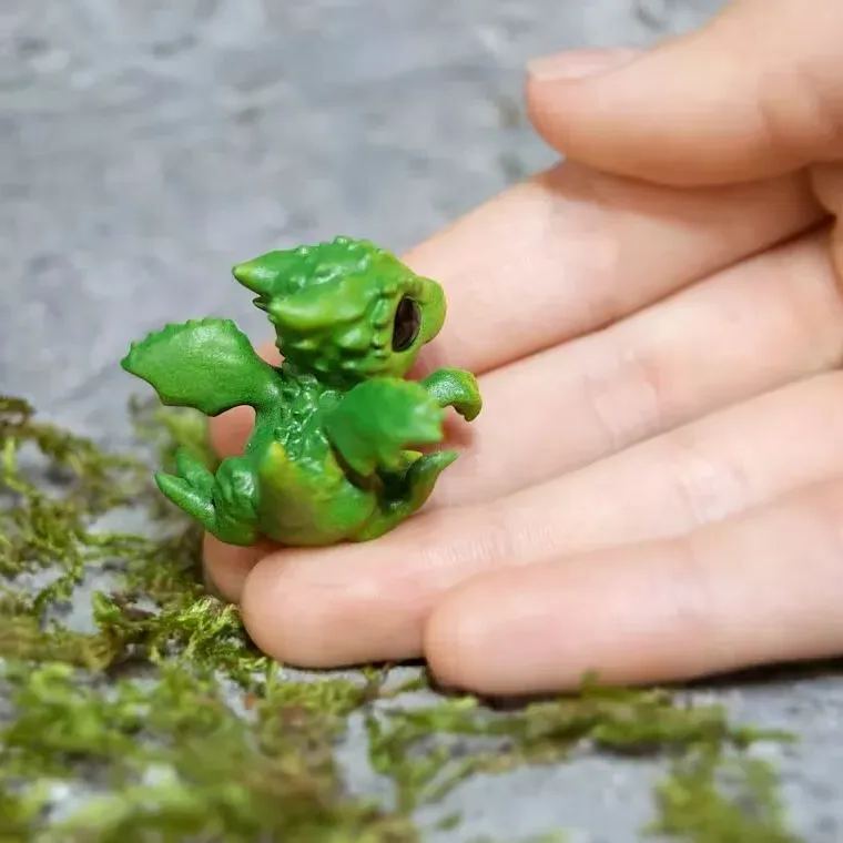 🐲Newborn Dragon In Egg