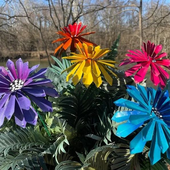 🔥Hot Sale 50% Off🔥🌸Metal Flower Garden Stakes