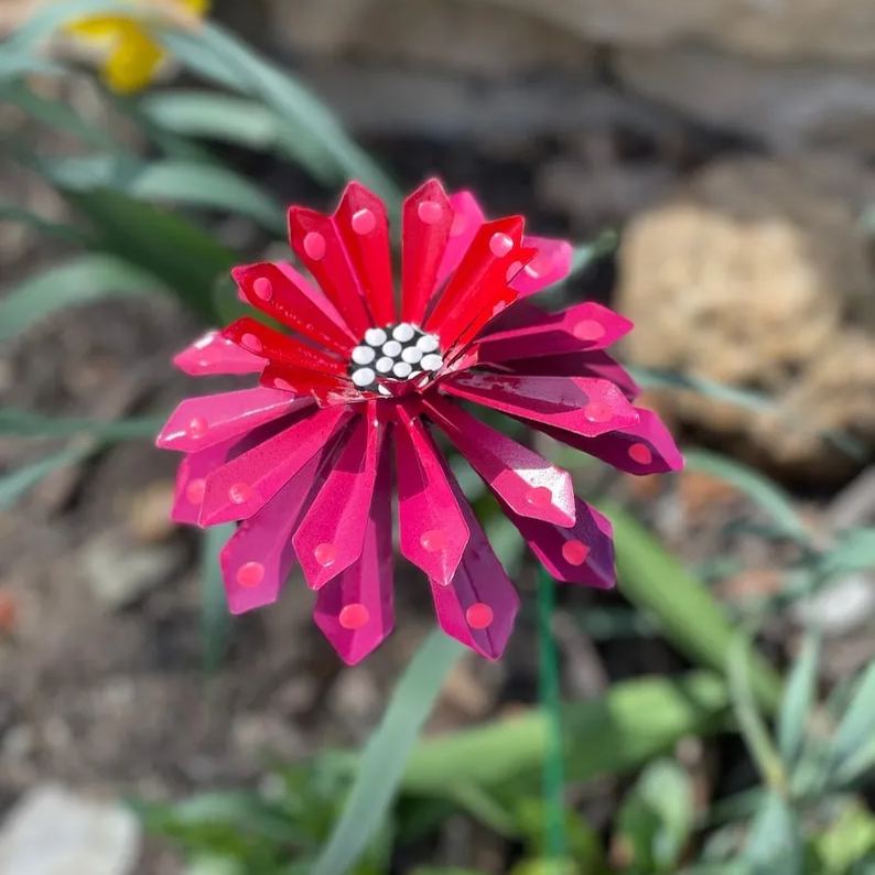 🔥Hot Sale 50% Off🔥🌸Metal Flower Garden Stakes