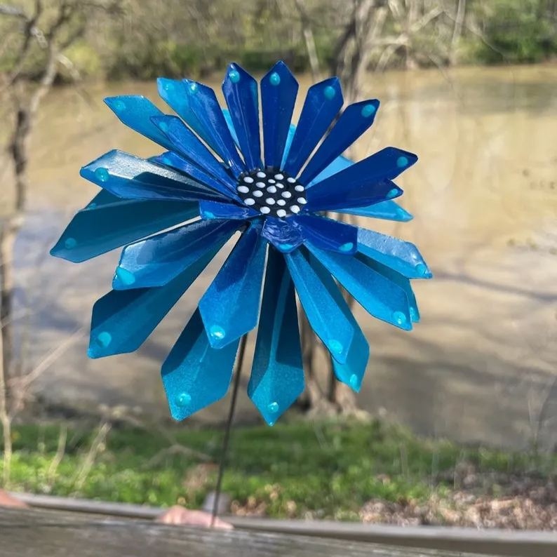 🔥Hot Sale 50% Off🔥🌸Metal Flower Garden Stakes