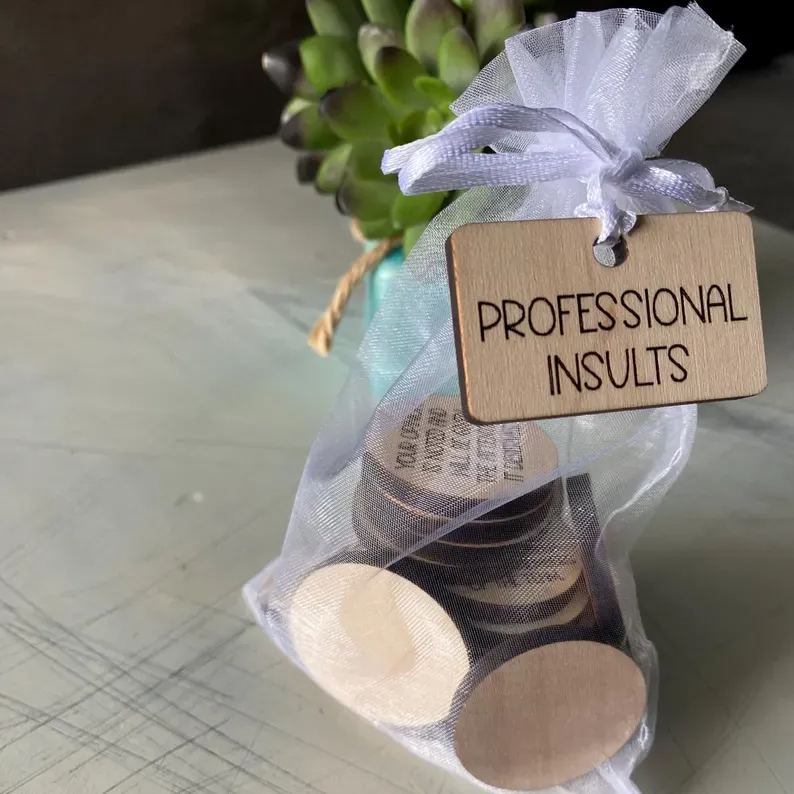 š¤£ęč¶£ēęØč“Øä»£åøē¤¼åč¢