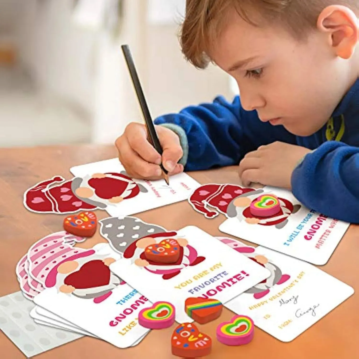 🎁24 Pack Gnomes Heart Erasers Valentine Card
