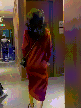 ハーフジッパー付きパーカーワンピース