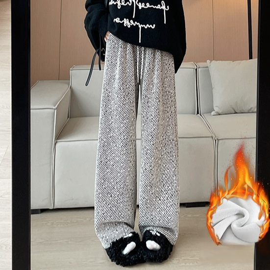 ストレートワイドパンツ