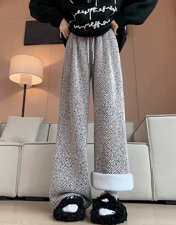 ストレートワイドパンツ