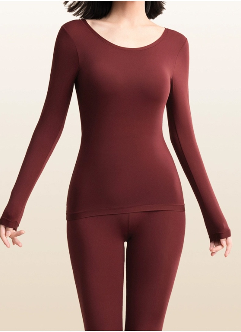 브라 없이 착용 가능한 보온 내복 모델 착용 이미지 레드 VEIMIA 베이미아