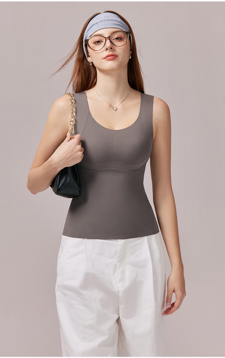 빅사이즈 슬림핏 풀커버 브라캡 나시탑 그레이 모델 착용 이미지 VEIMIA 베이미아