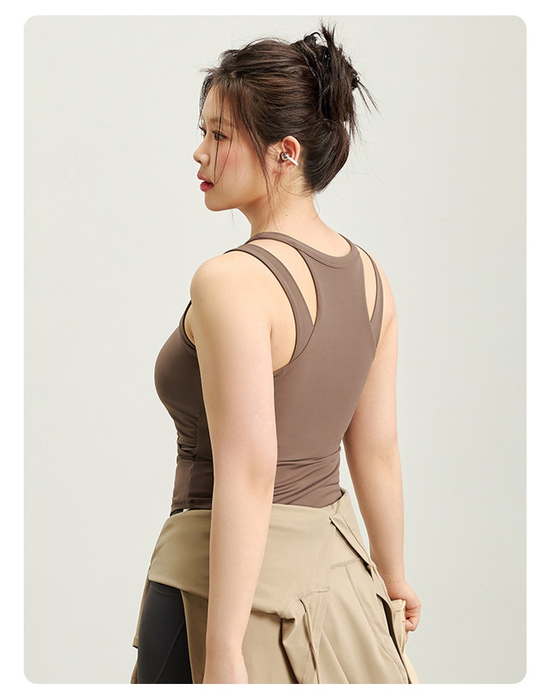 모델이 더블 스트랩 스포츠 브라탑을 착용한 뒷면과 옆면 모습 VEIMIA