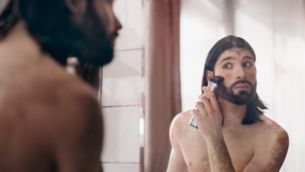 精確剃鬚刀頭是修剪面頰、下巴和頸部鬍鬚線條的完美工具