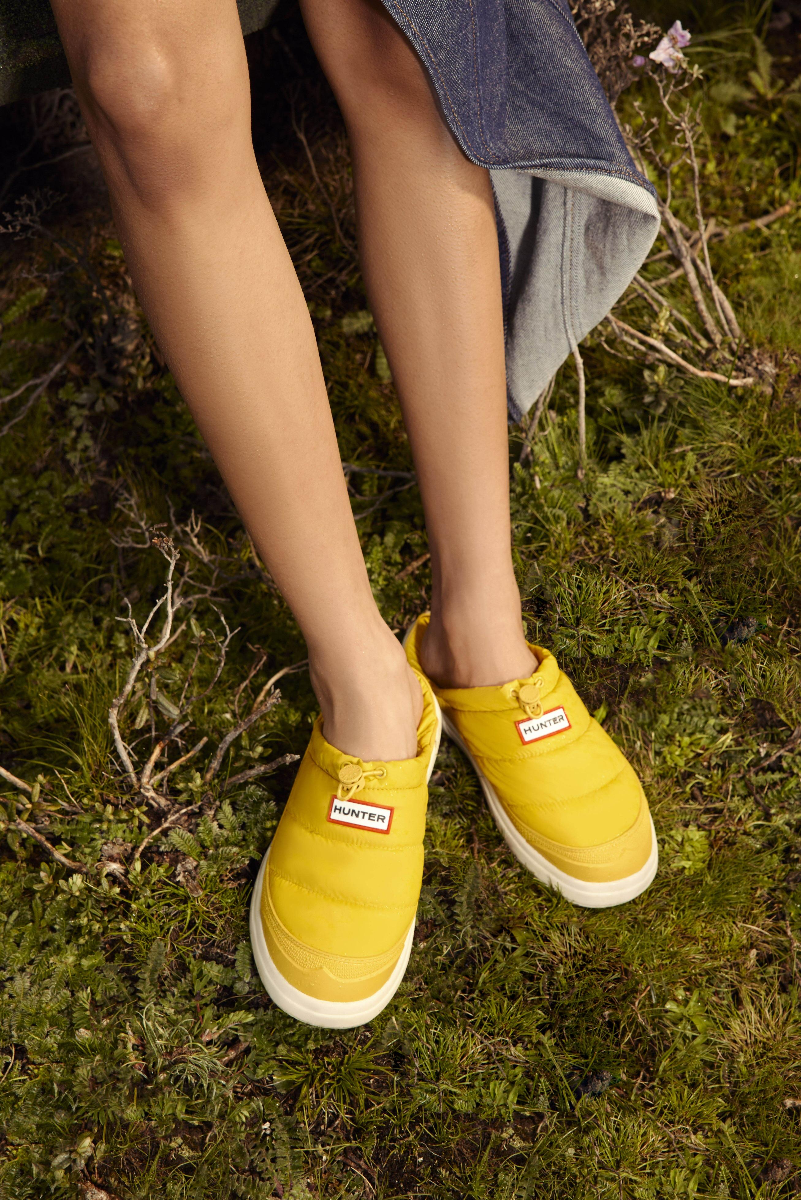 WOMEN'S IN / OUT SLIPPERS