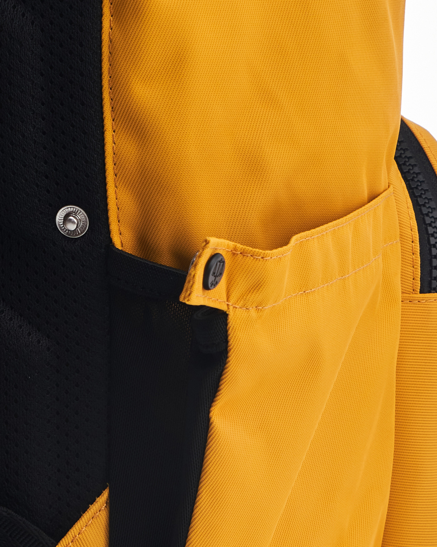 NYLON PIONEER MEDIUM TOPCLIP BACKPACK