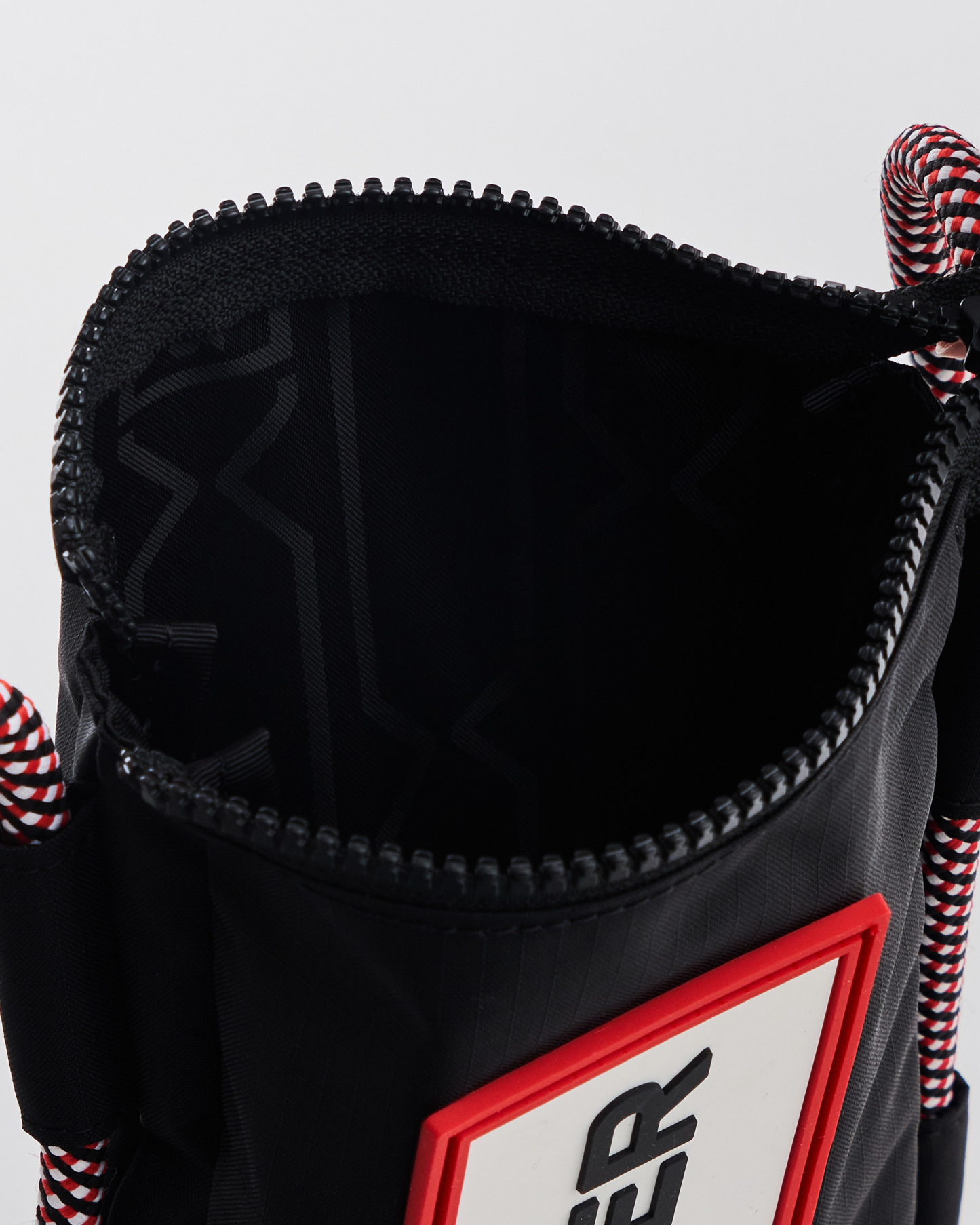 TRAVEL RIPSTOP PHONE POUCH