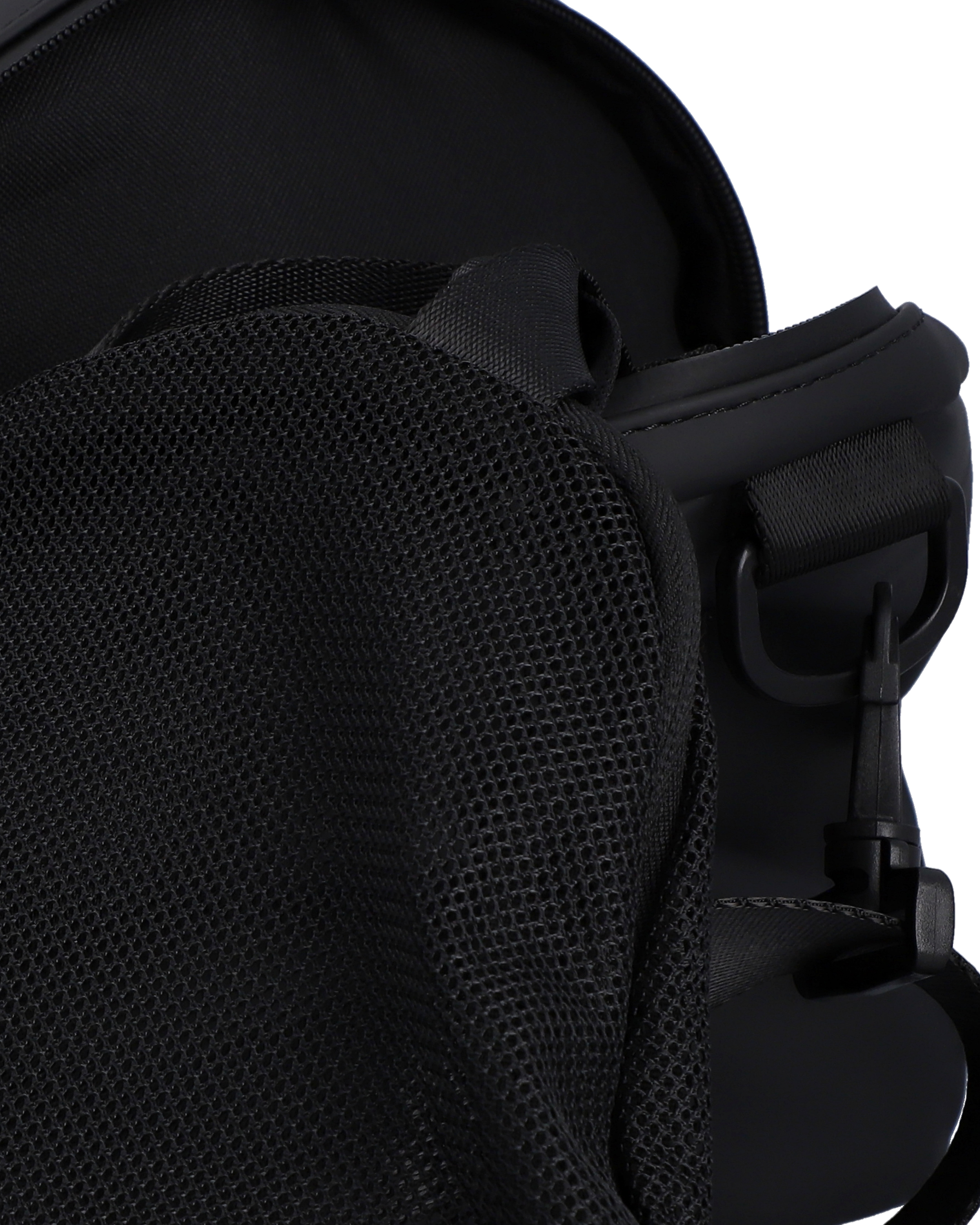 DOWNPOUR CABIN BARREL BAG