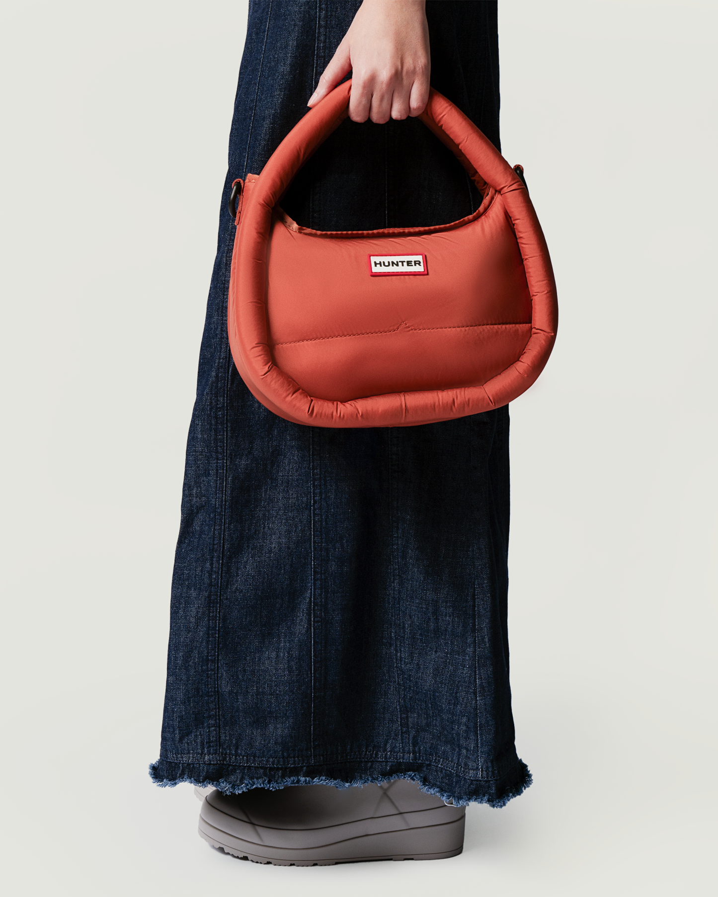 FRAMED PUFFER MIDI HOBO